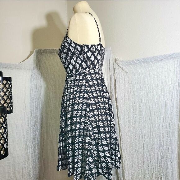 Old Navy Dress Black & White Dress Pasley Print Size Small - Picture 4 of 12
